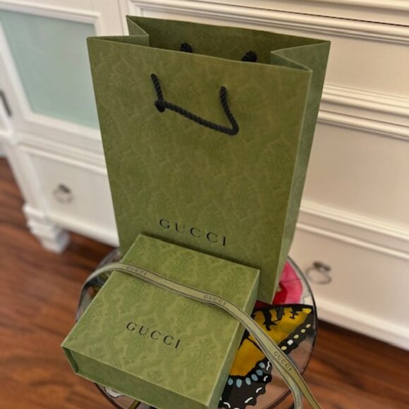 Authentic Gucci gift bag, box and ribbon - Picture 5 of 5
